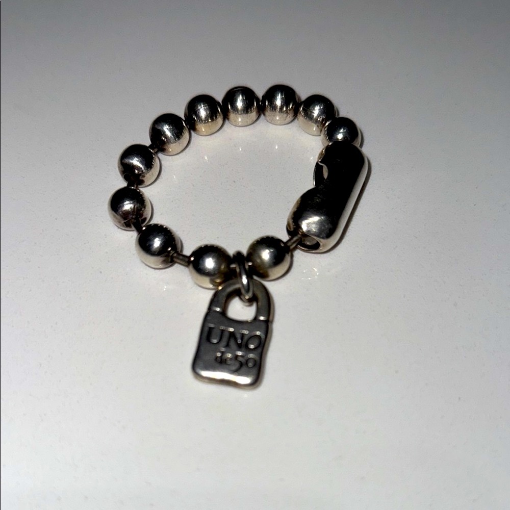 UNO de 50 Metallic Beaded Bracelet with Lock Charm